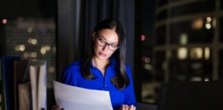 gynaika douleia arga 500x334.jpg