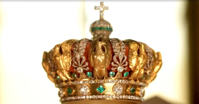 jewels louvre1 1200x630.jpg