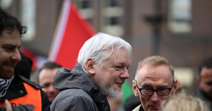 julian assange epa 1200x630.jpg