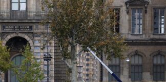 louvre skala 1 1200x630.jpg