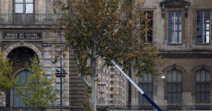 louvre skala 1 1200x630.jpg