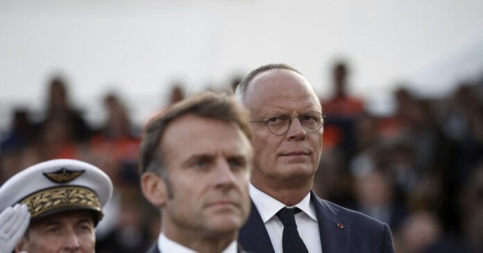 macron philippe ap 1200x630.jpg