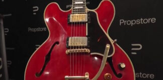 noel gallagher guitar 24102025 1200x630.jpg