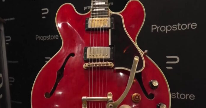 noel gallagher guitar 24102025 1200x630.jpg