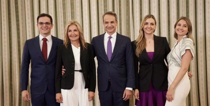 oikogeneia mitsotaki 768x390 1.webp.webp