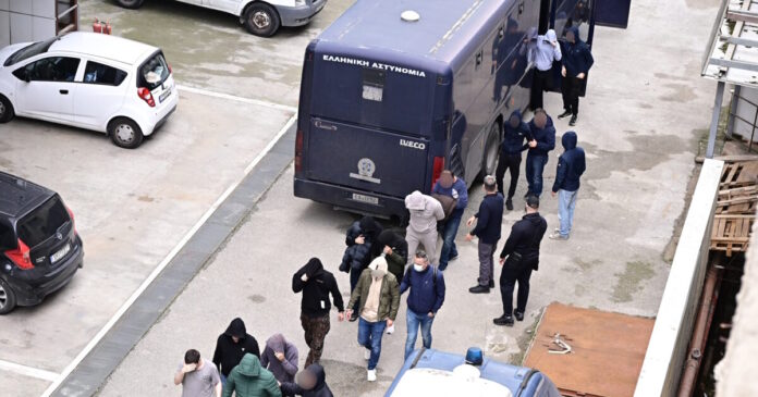 opekepe kratoumenoi 1200x630.jpg