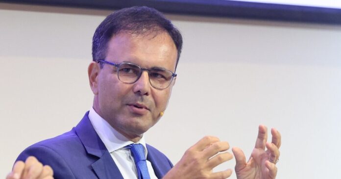 patelis 1200x630.jpg