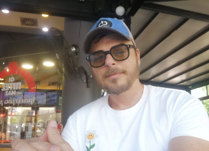 0094e5f380872cdc3d9949d8319a822e L.jpg