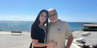 0785d04b123fb29ef785d4adddf4de15 L.jpg