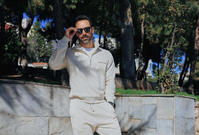 0815f0d1bbc57cf93802671975d5baf3 L.jpg