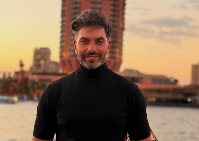 082843883e17183fb750a402c8a4d7c2 L.jpg