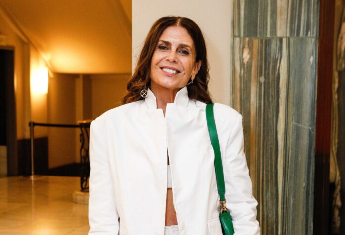 1c90842fec18704fcdfa42f89e90f0fd L.jpg