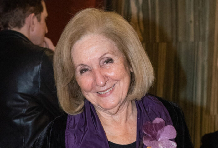 1e8a926a81dac3f8183d90caa3701175 L.jpg