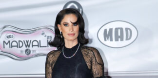 2179c2bbdb428bb6ce5bdc2519d6a2d1 L.jpg