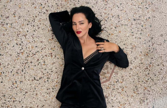 24b571a1619a1c10f734e4b04c2777c4 L.jpg