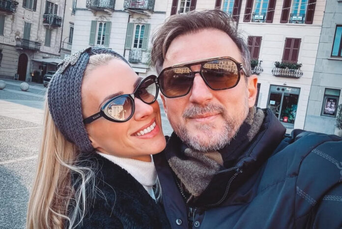 3763460327c55d32a02e3a54d7f9edd4 L.jpg