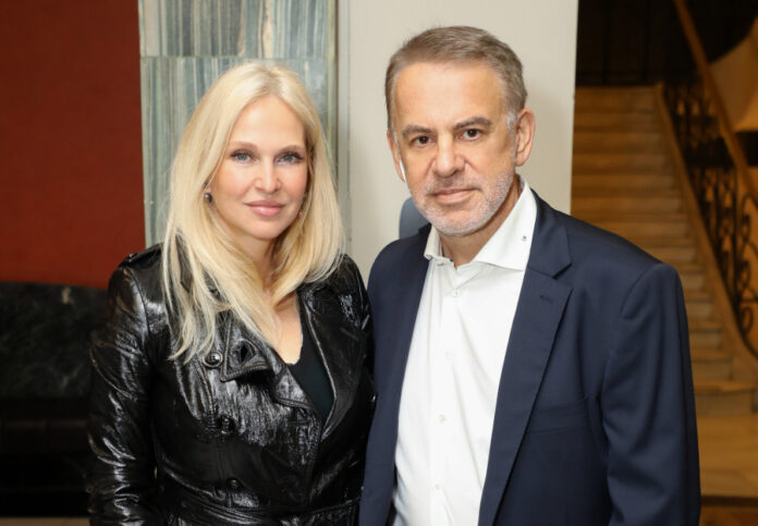 445b0b3662483793d101a7c1ae2560f9 L.jpg