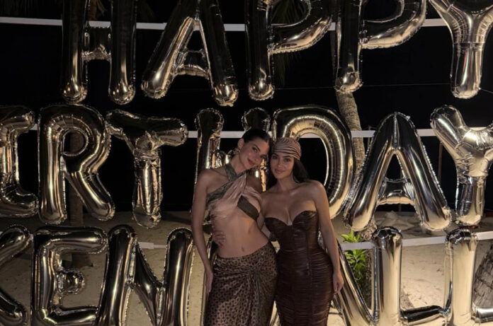 566576ad93f557a825e1e0759dd55ccb L.jpg