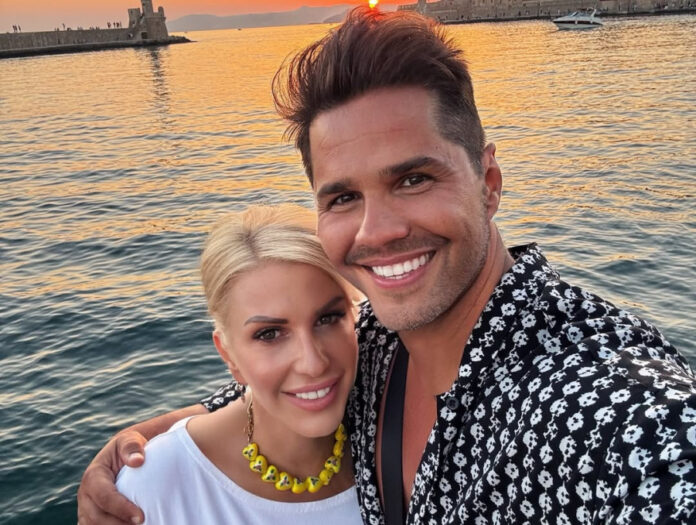 58390485b51dfa0c0de93cb29ba20cd7 L.jpg