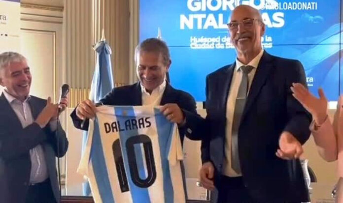 5c4de0f8a19c5c75c8c801a65f41a94d L.jpg