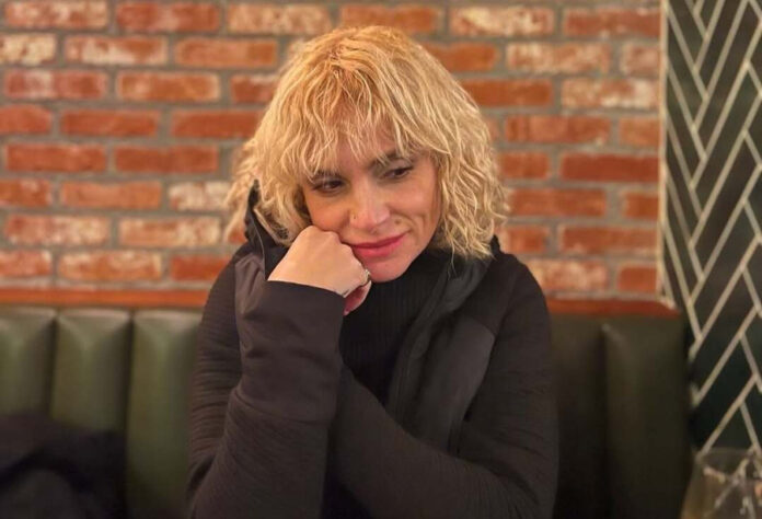 79b8a39c98ead5354bb671493f444c3f L.jpg