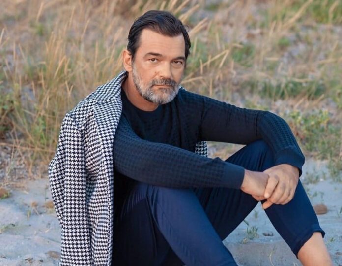 819d5cf0bb608cb7d06b4ac67efe054d L.jpg