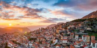 Tourismos gia Olous.jpg