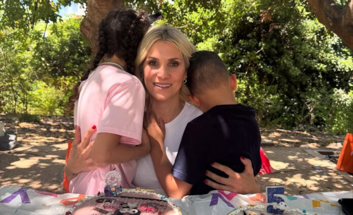 a37dd4b0f4d33839f6f067142912b214 L.jpg