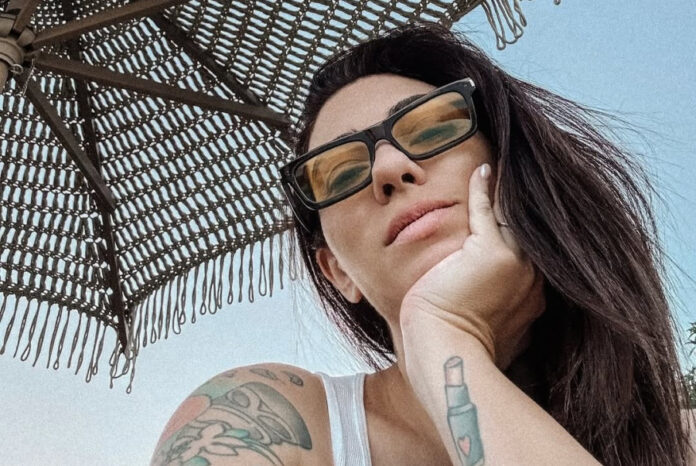 aab8de8beb7a1c22e513583ac42e2ce0 L.jpg aab8de8beb7a1c22e513583ac42e2ce0 L.jpg