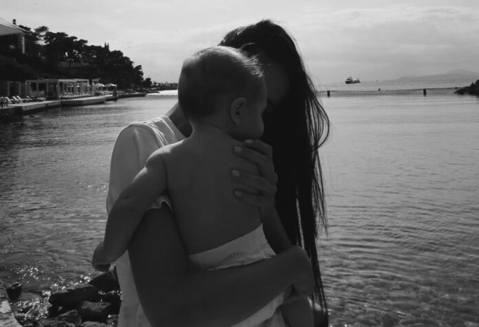 b8acf4ee89fe8f7d6b442942cfec9c33 L.jpg