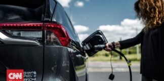 c509e0b6 toyota rav4 phev og.jpg