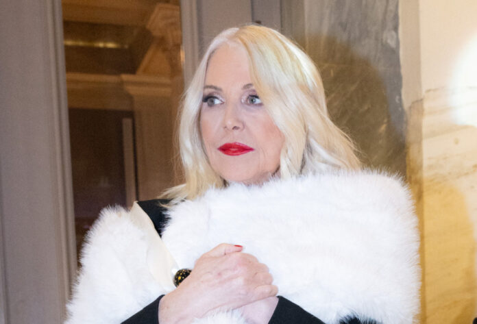 c98bf2d83d7197c45ea8d6b22f6ebc65 L.jpg