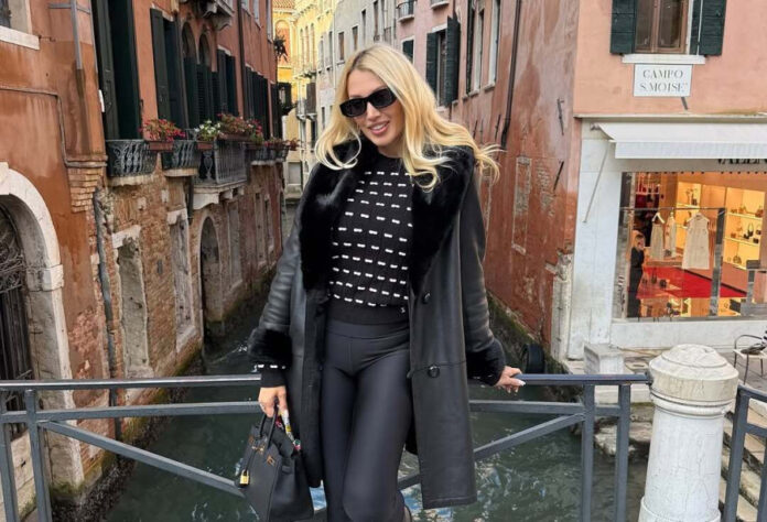 d180d5aff272a290a6835f2c189e8c6f L.jpg