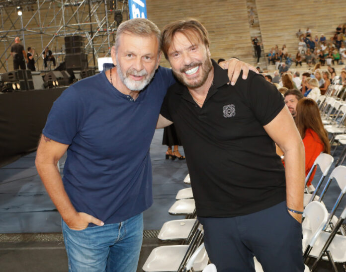 e9768761756dc9080cb0f5f7cef741e1 L.jpg