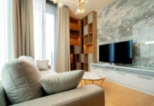 Πώς θα οργανώσετε τη γωνιά της τηλεόρασης σε έναν μικρό, καλαίσθητο χώρο; fae05b371622e7102916f2f46f1b69d0 L.jpg