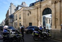 Γαλλία: Γυναίκα αυτοκτόνησε κόβοντας τον λαιμό της με αλυσοπρίονο σε πάρκινγκ καταστήματος france police 1200x630.jpg