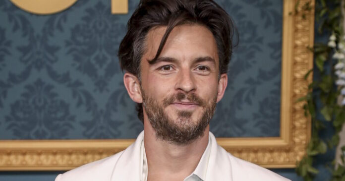 jonathan bailey ap 1200x630.jpg