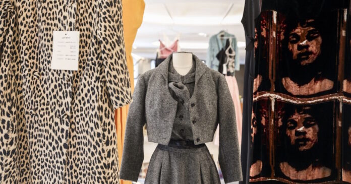 kostoumia apempe 1200x630.jpg