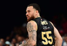 Ο Μάικ Τζέιμς τρόλαρε οπαδό του Ολυμπιακού για το ΣΕΦ mike james 1200x630.jpg