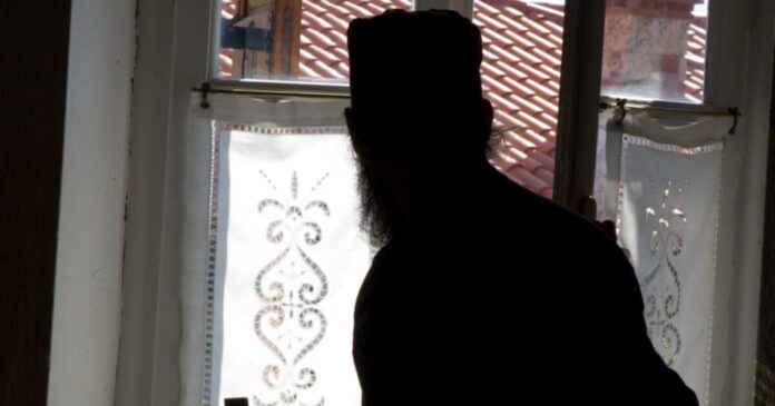 monaxos ape 1 1200x630.jpg