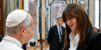 monica bellucci papas lewn r 1200x630.jpg