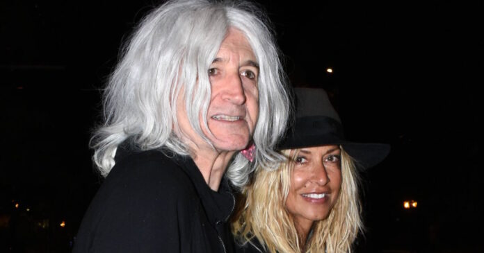 nikos karvelas anna vissi ndp 1200x630.jpg