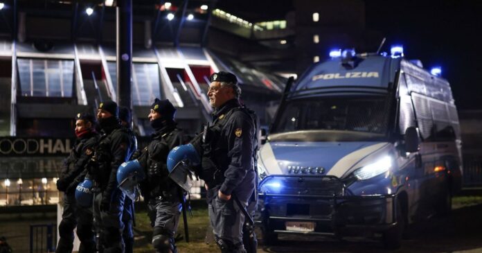 police officers 1200x630.jpg