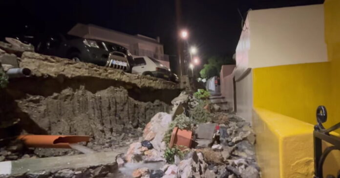 santorini grab 1200x630.jpg