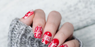 snowflake nails.jpg