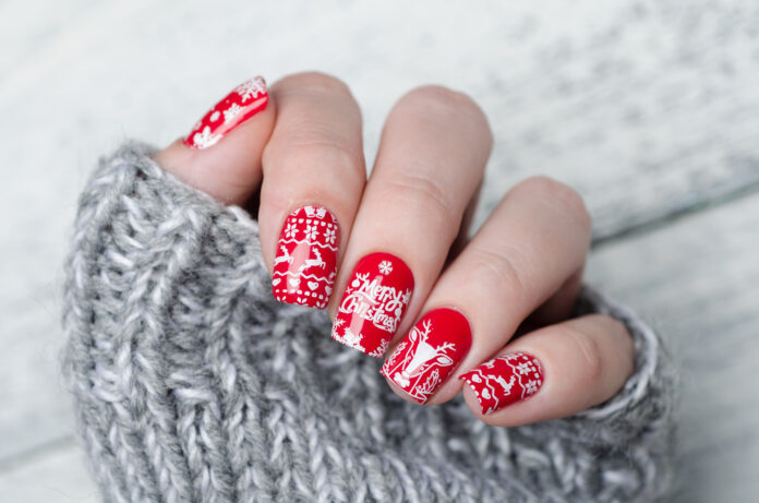 snowflake nails.jpg