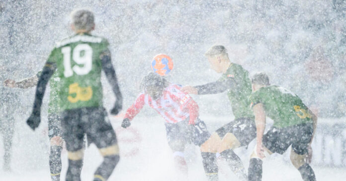 xioni podosfairo kanadas ap 1200x630.jpg