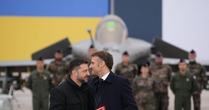 zelensky macron 1200x630.jpg