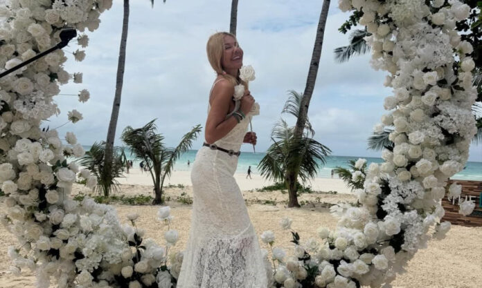 092d0e7e17c346bab8a1a2238564a7b7 L.jpg