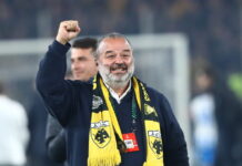 Ο Μάριος Ηλιόπουλος πανηγύρισε με τους παίκτες στον αγωνιστικό χώρο: «Το σύμπαν αποφάσισε να νικήσει η ΑΕΚ» 1766105020 iliopoulos 2 1200x630.jpg